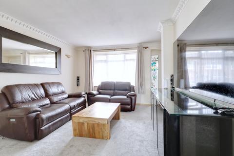 71 Tamar Drive, Aveley, South Ockendon, RM15 4NA