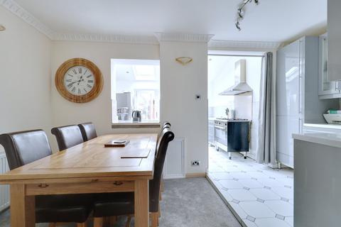 71 Tamar Drive, Aveley, South Ockendon, RM15 4NA