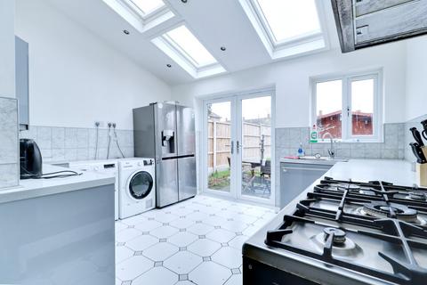 71 Tamar Drive, Aveley, South Ockendon, RM15 4NA