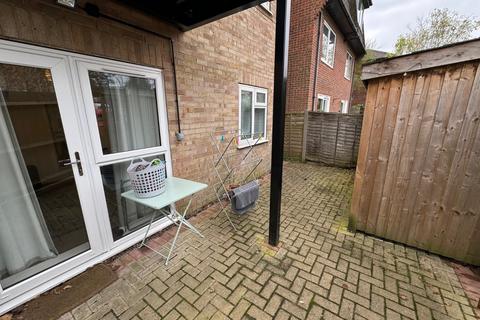 1 bedroom flat to rent, Millbrook Road East, Hampshire SO15