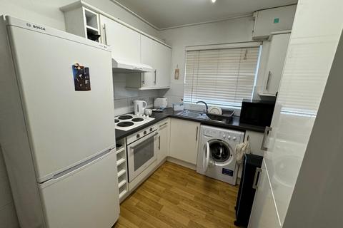 1 bedroom flat to rent, Millbrook Road East, Hampshire SO15