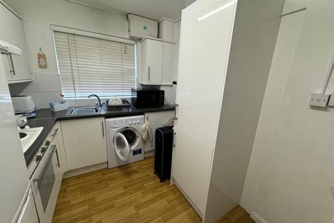 1 bedroom flat to rent, Millbrook Road East, Hampshire SO15