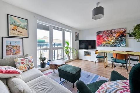 2 bedroom flat to rent, Candle Street, Mile End, London, E1