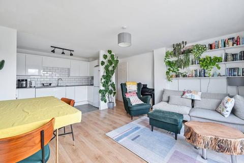 2 bedroom flat to rent, Candle Street, Mile End, London, E1