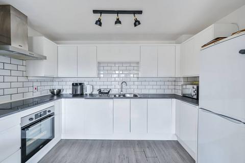 2 bedroom flat to rent, Candle Street, Mile End, London, E1