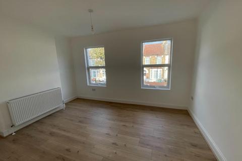 3 bedroom terraced house to rent, Benson Avenue, East Ham, London