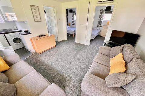 2 bedroom chalet for sale, Florida Holiday Park, Hemsby