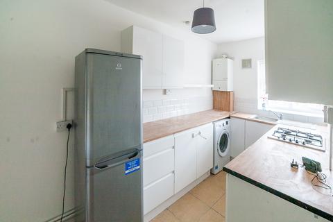 3 bedroom flat to rent, Ainsworth Road, London E9