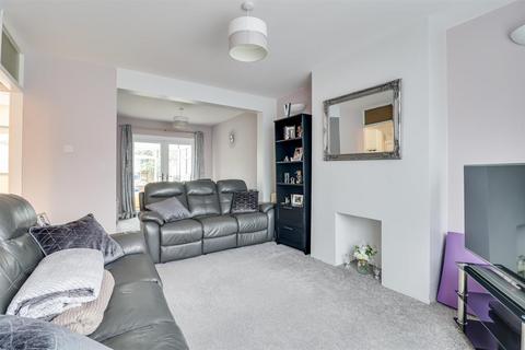 3 bedroom terraced house for sale, Bellhouse Lane, Leigh-On-Sea SS9