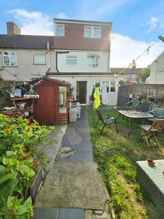 5 bedroom end of terrace house for sale, Bedroom House for Sale NeatherField Garden, London IG11