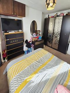 5 bedroom end of terrace house for sale, Bedroom House for Sale NeatherField Garden, London IG11