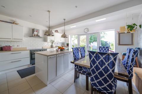 13 Johnston Walk, Guildford, GU2 9XP