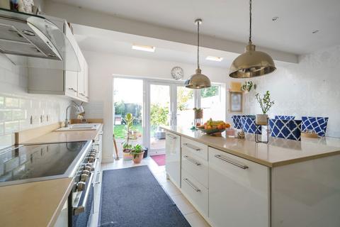 13 Johnston Walk, Guildford, GU2 9XP