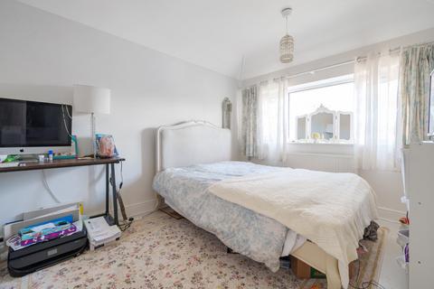 13 Johnston Walk, Guildford, GU2 9XP