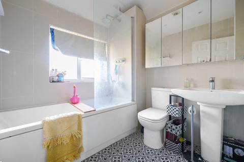 13 Johnston Walk, Guildford, GU2 9XP
