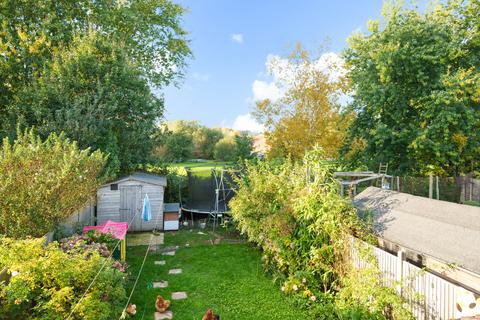 13 Johnston Walk, Guildford, GU2 9XP