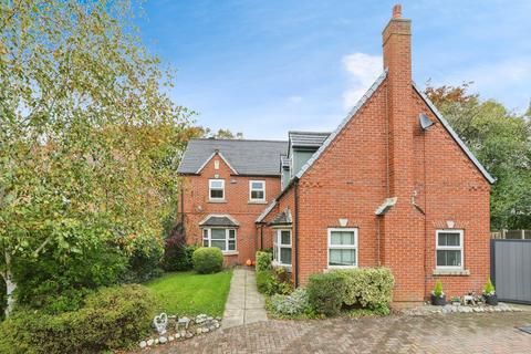 5 bedroom detached house for sale, Greystone Park, Leeds LS25