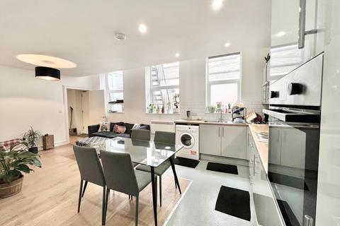 2 bedroom flat to rent, 448 Holloway Road, London N7