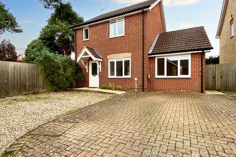 3 bedroom detached house to rent, Giffords Close, Kesgrave IP5