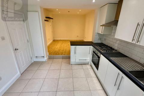 4 bedroom terraced house to rent, Horsenden Lane North, Greenford, Middlesex, UB6