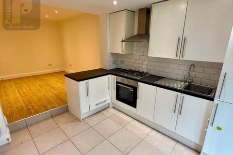 4 bedroom terraced house to rent, Horsenden Lane North, Greenford, Middlesex, UB6