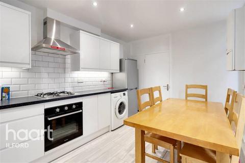 4 bedroom terraced house to rent, Hazelwood road, Walthamstow