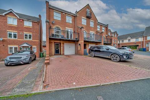 3 bedroom end of terrace house for sale, Hollyoak Way, Cannock WS11