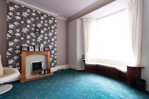 4 bedroom semi-detached house for sale, South Avenue, Buxton