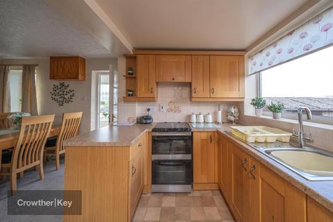 2 bedroom house for sale, Buxton Road, Dove Holes