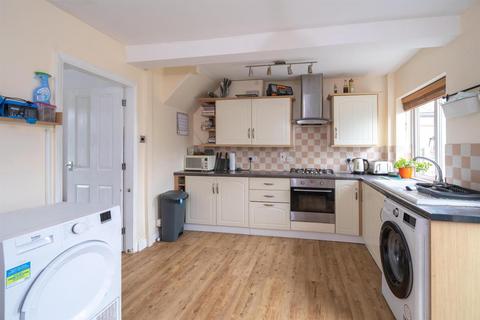 3 bedroom house for sale, School Road, Buxton