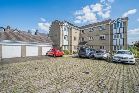 2 bedroom flat for sale, 3 Silverlands Park, Buxton