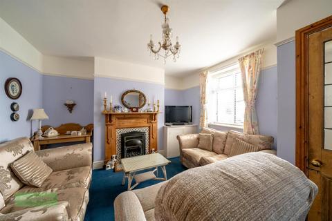 2 bedroom house for sale, Macclesfield Old Road, Buxton