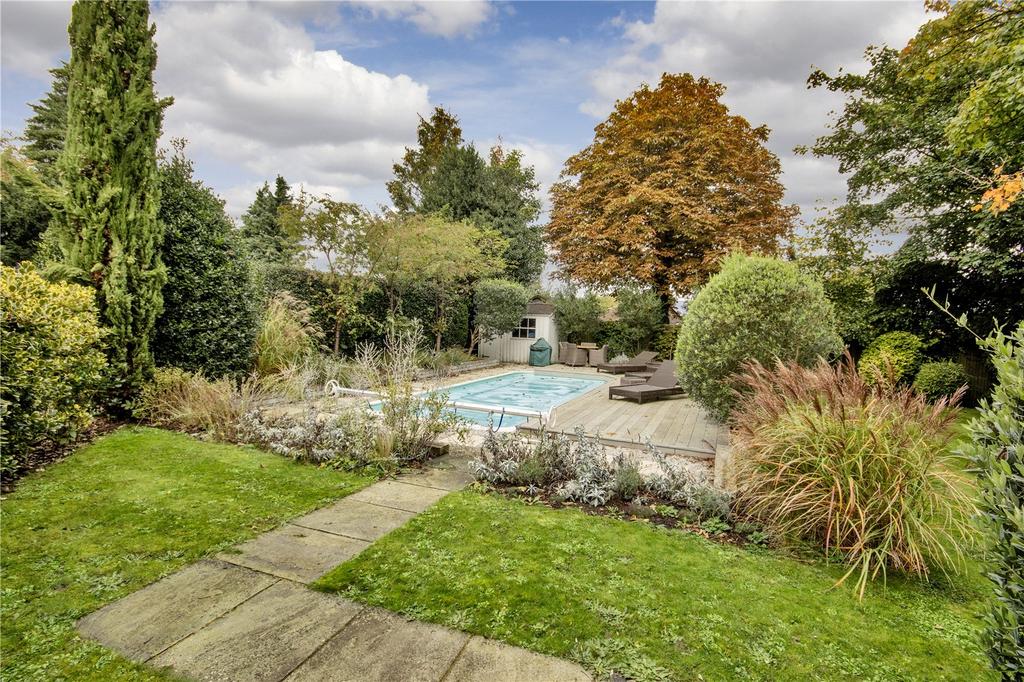 Gardens/Outdoor Pool