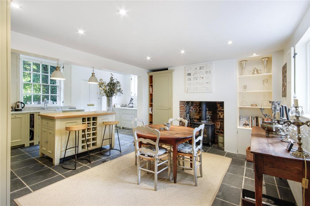 Kitchen/Dining Rm