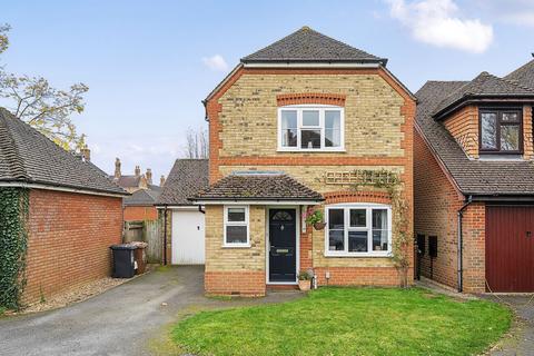 3 bedroom detached house for sale, Cardwells Keep, Guildford, Surrey, GU2