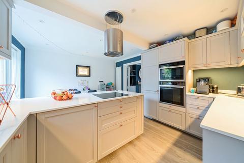 18 Cardwells Keep, Guildford, GU2 9PD