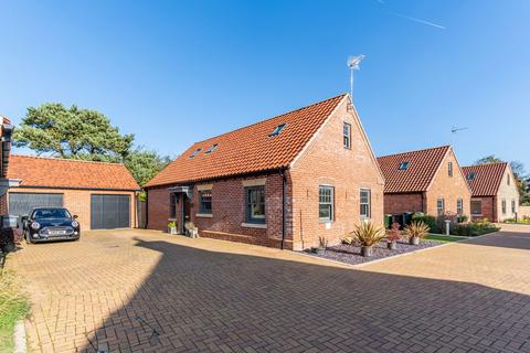 4 bedroom detached house for sale, Beck Close, Mundesley