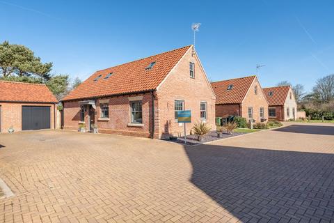 4 bedroom detached house for sale, Beck Close, Mundesley