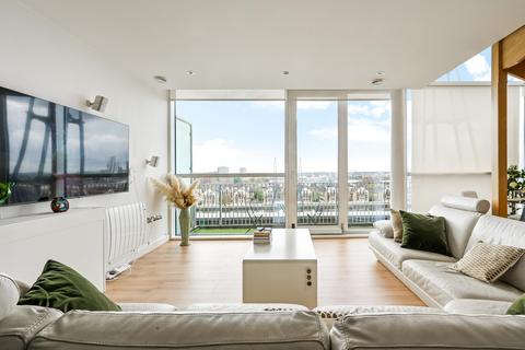 3 bedroom apartment for sale, Capital East Apartments, Royal Wharf, E16