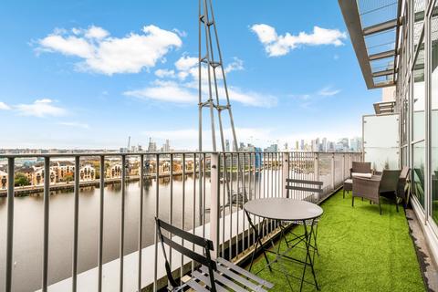 3 bedroom apartment for sale, Capital East Apartments, Royal Wharf, E16