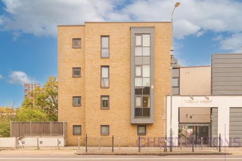 2 bedroom flat to rent, Tequila Wharf, Commercial Road