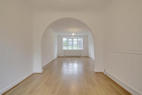 3 bedroom end of terrace house to rent, Leigh Park, Lymington