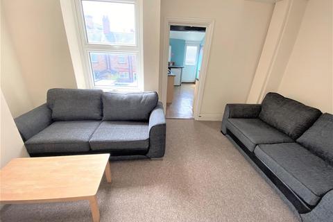 4 bedroom apartment to rent, Northgate Street, Aberystwyth