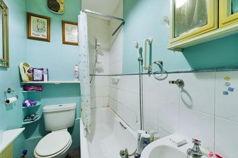 1 bedroom flat for sale, Alma Square, Scarborough YO11