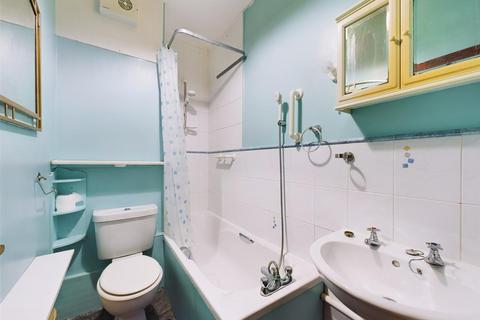 1 bedroom flat for sale, Alma Square, Scarborough YO11