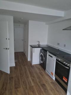 Studio to rent, Thornton Heath CR7