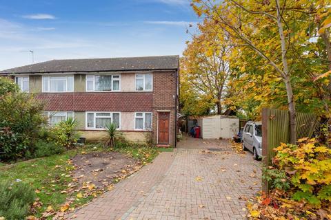 2 bedroom ground floor maisonette for sale, Common Road, Langley SL3