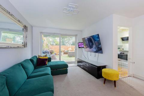 2 bedroom ground floor maisonette for sale, Common Road, Langley SL3