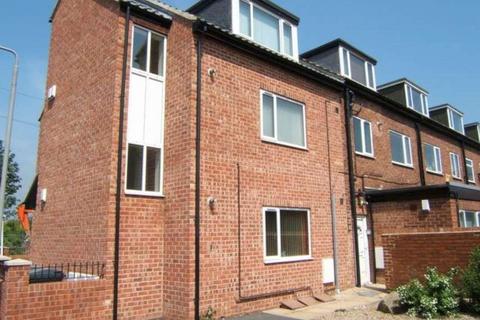 1 bedroom flat for sale, Irwin Approach, Halton, Leeds, LS15