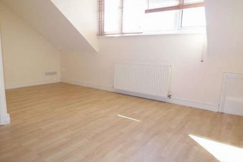 1 bedroom flat for sale, Irwin Approach, Halton, Leeds, LS15